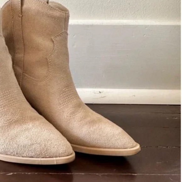 Dolce Vita Solow Western Bootie -Size 8.5 and 9 Dune Suede Color - Picture 7 of 16